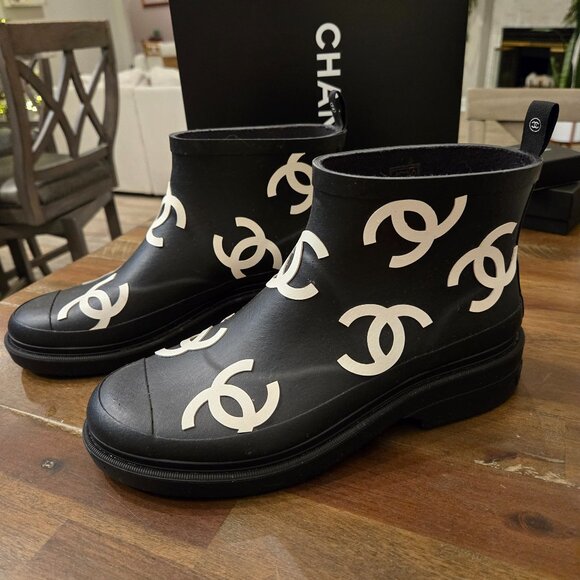 Chanel Boots Size 40 - Picture 1 of 3